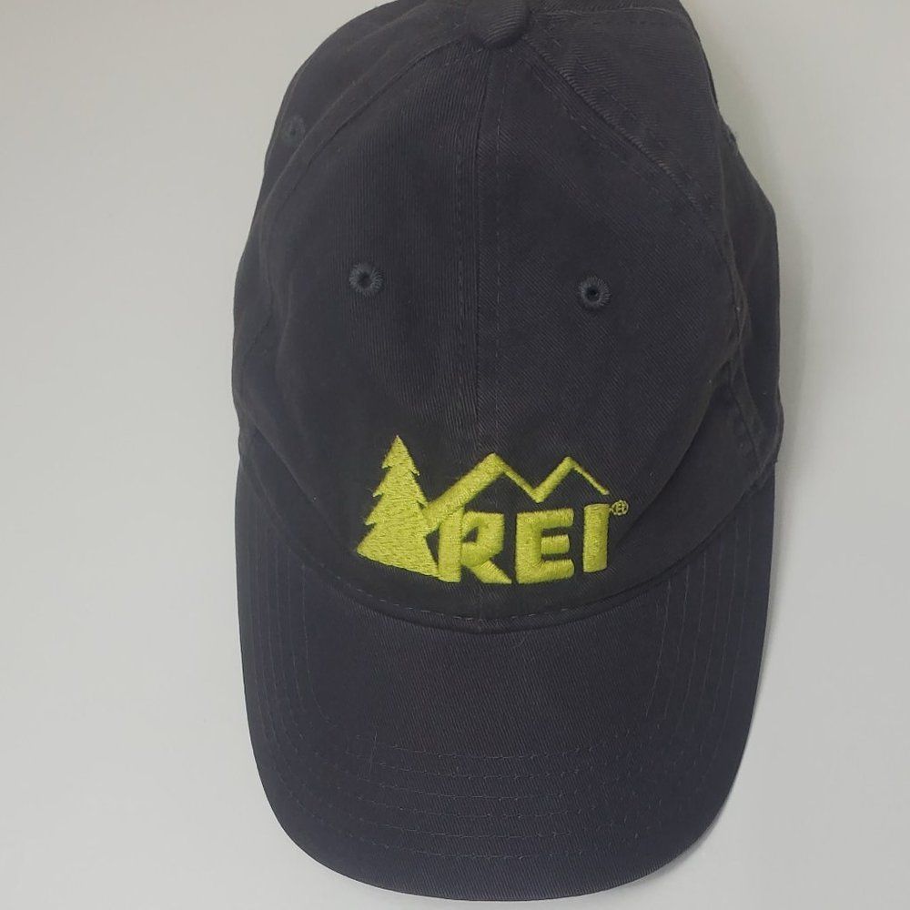 REI hat